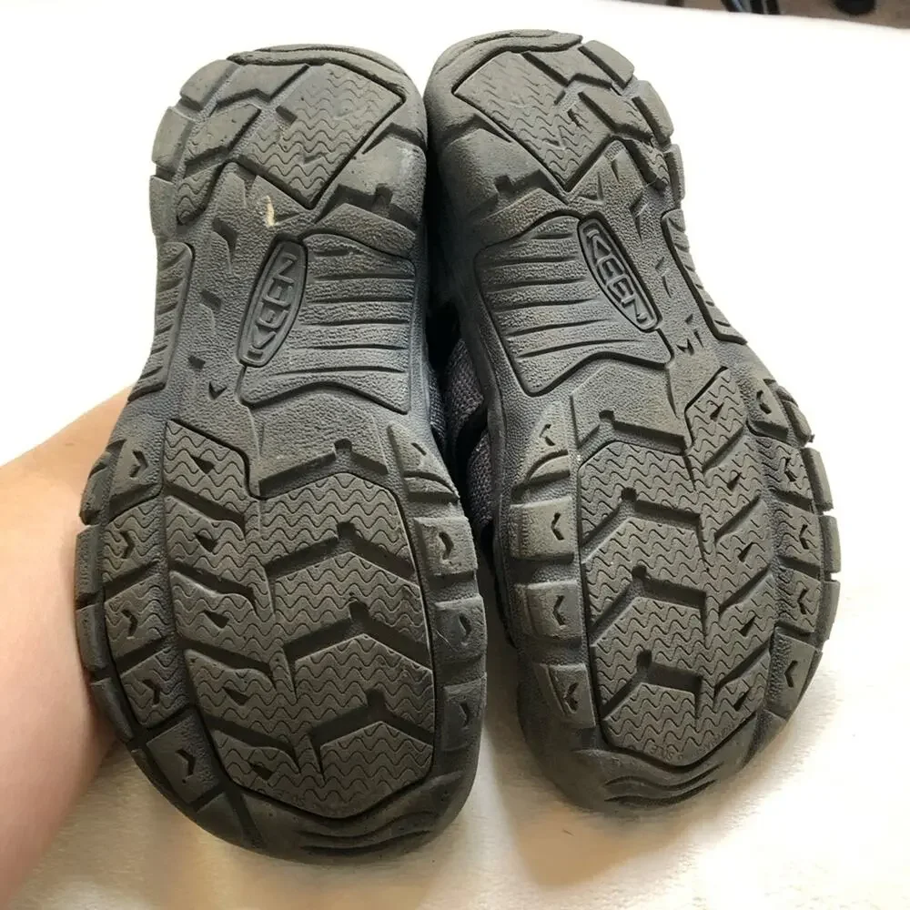Keen Newport H2 gray black kids sandals size US 2